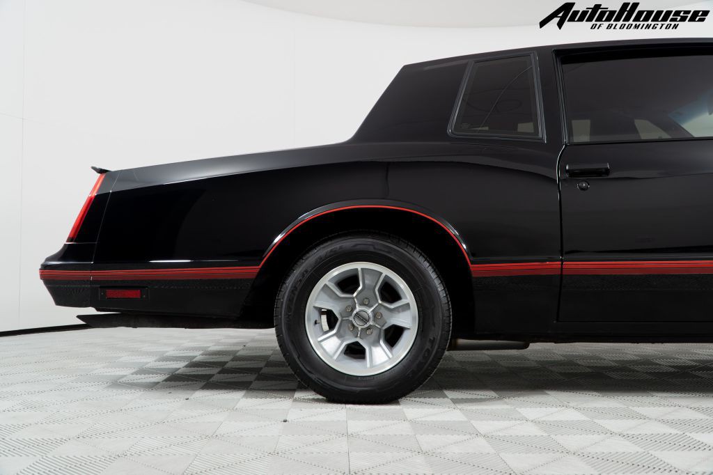 1988 Chevrolet Monte Carlo Image 13