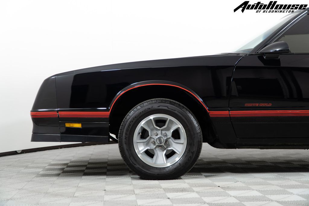 1988 Chevrolet Monte Carlo Image 32