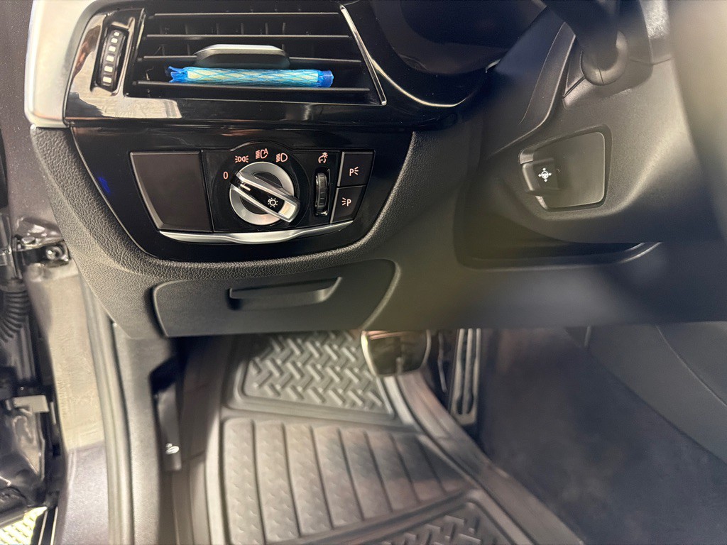 2019 BMW 5 Series Image 11