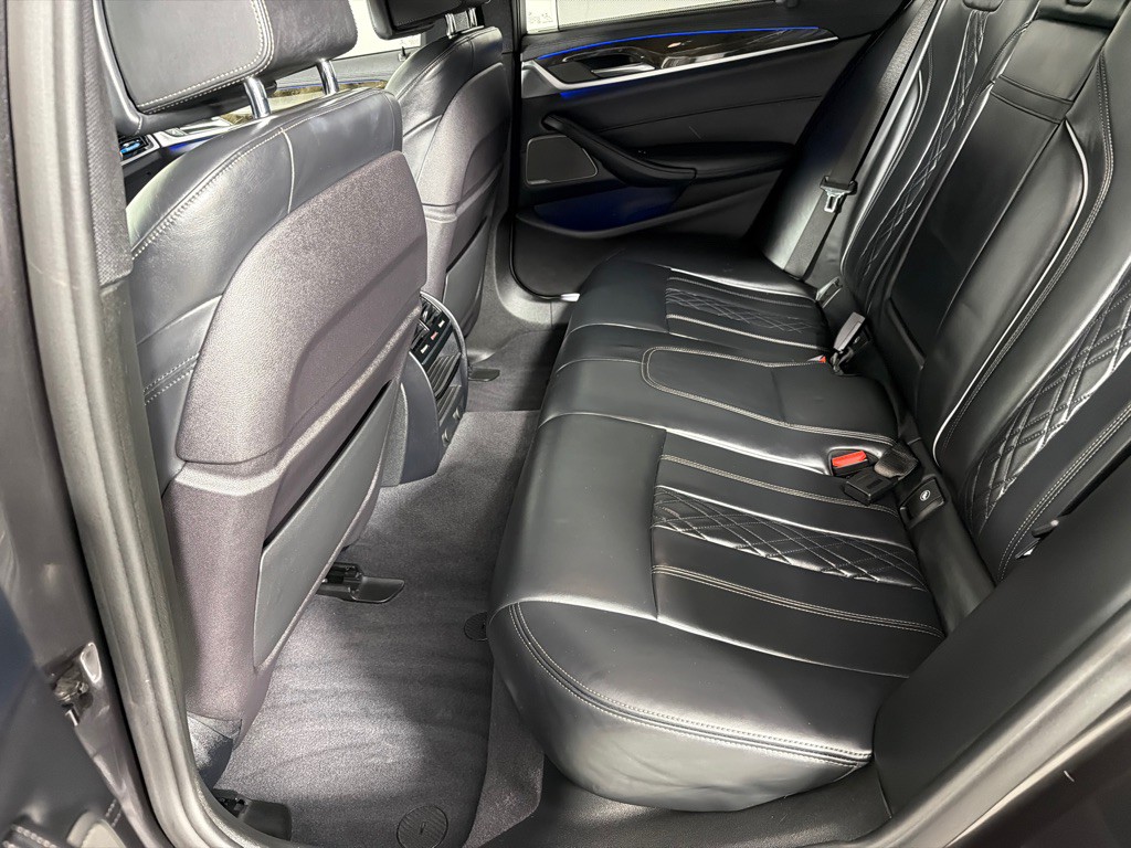2019 BMW 5 Series Image 16