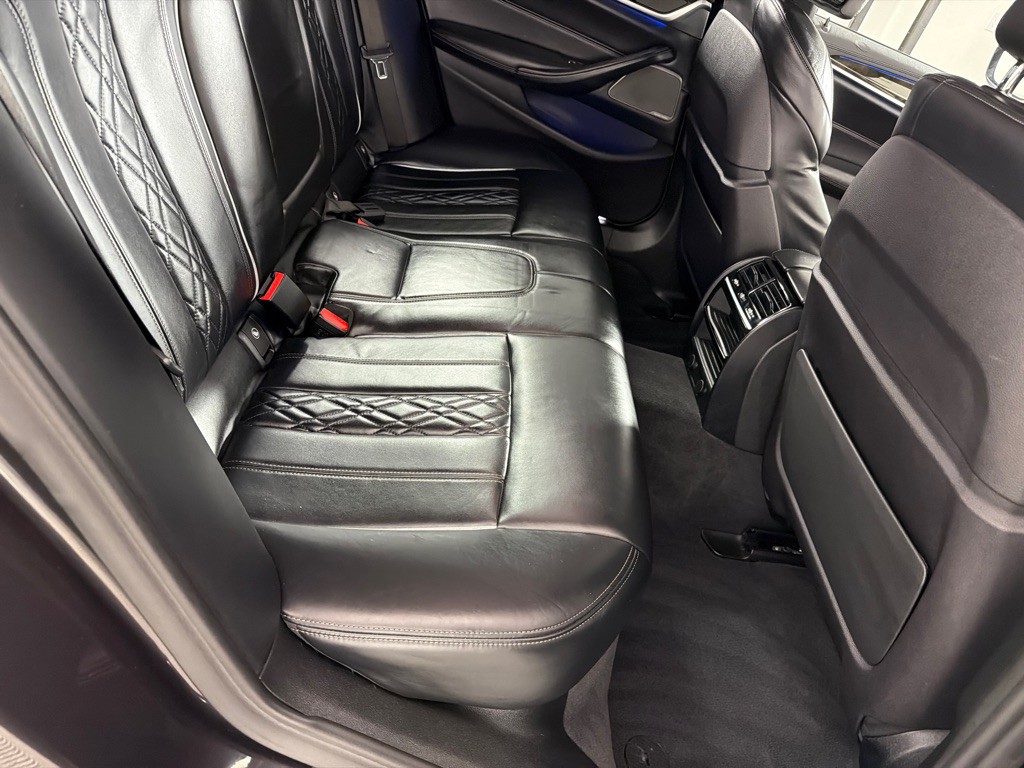 2019 BMW 5 Series Image 18