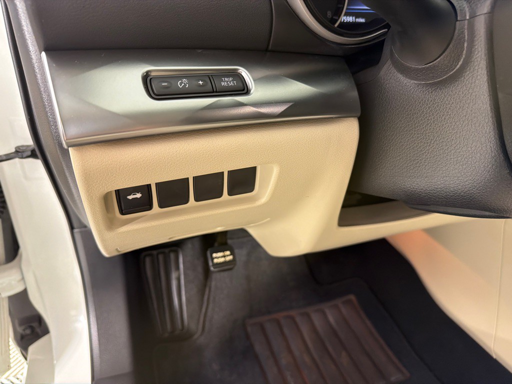 2022 Nissan Maxima Image 14