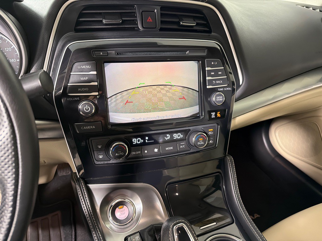 2022 Nissan Maxima Image 17