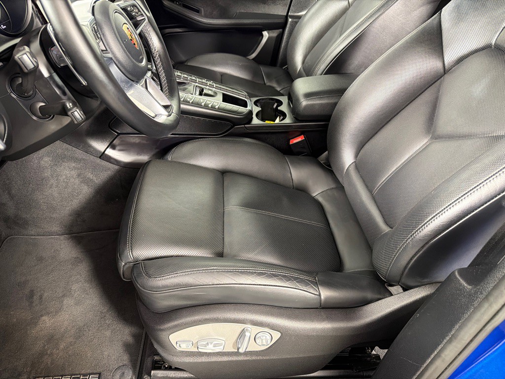 2019 Porsche Macan Image 12