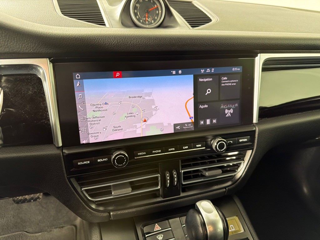 2019 Porsche Macan Image 17