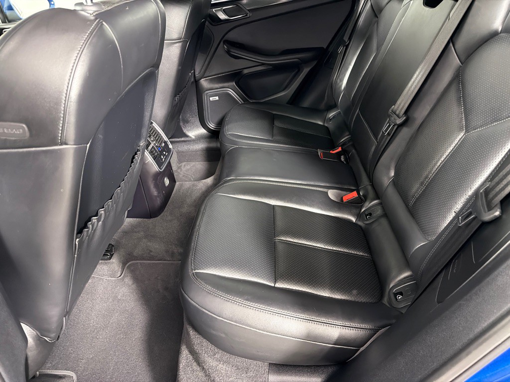 2019 Porsche Macan Image 20