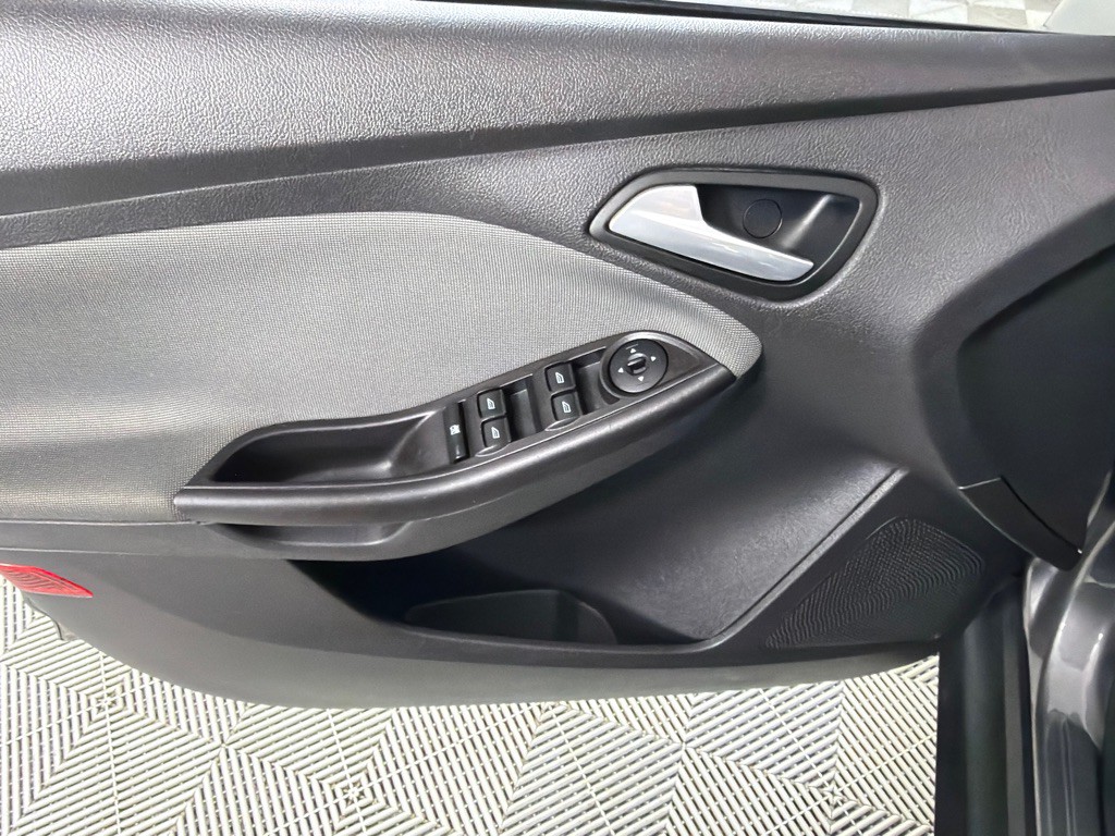 2014 Ford Focus Image 10