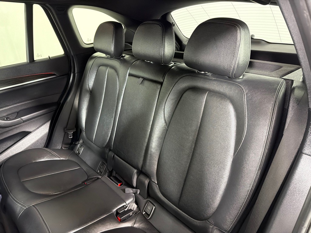 2017 BMW X1 Image 21