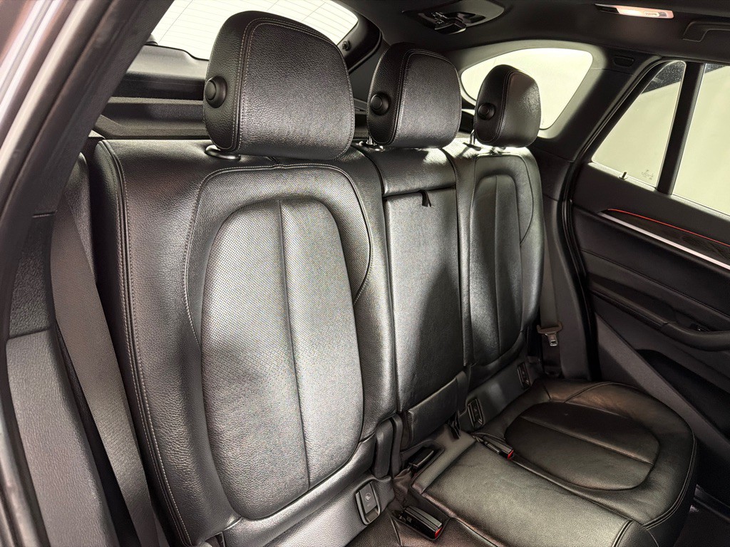 2017 BMW X1 Image 24
