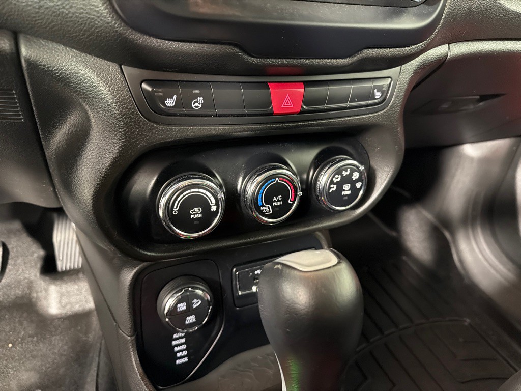 2017 Jeep Renegade Image 18