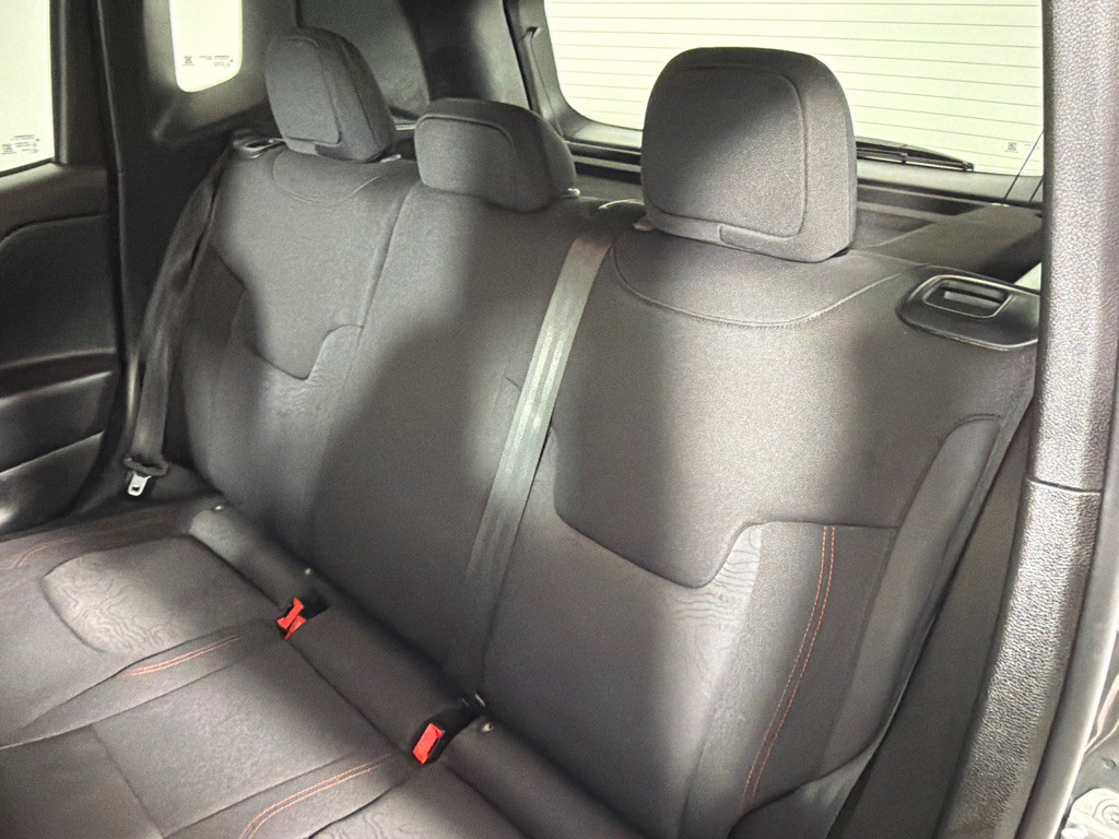 2017 Jeep Renegade Image 21