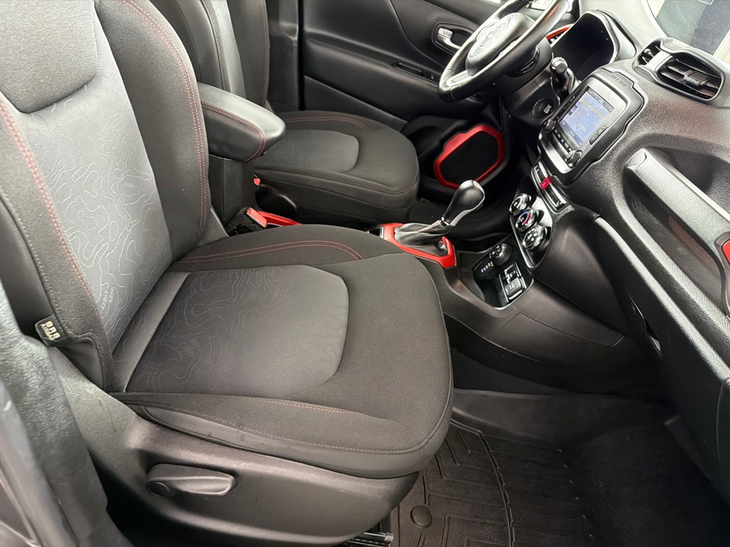 2017 Jeep Renegade Image 25