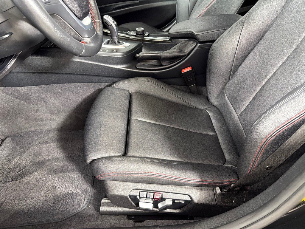 2018 BMW 3 Series Image 10