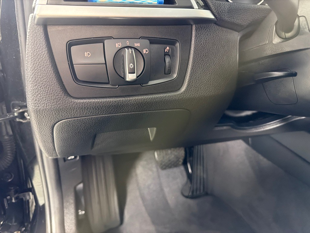 2018 BMW 3 Series Image 12