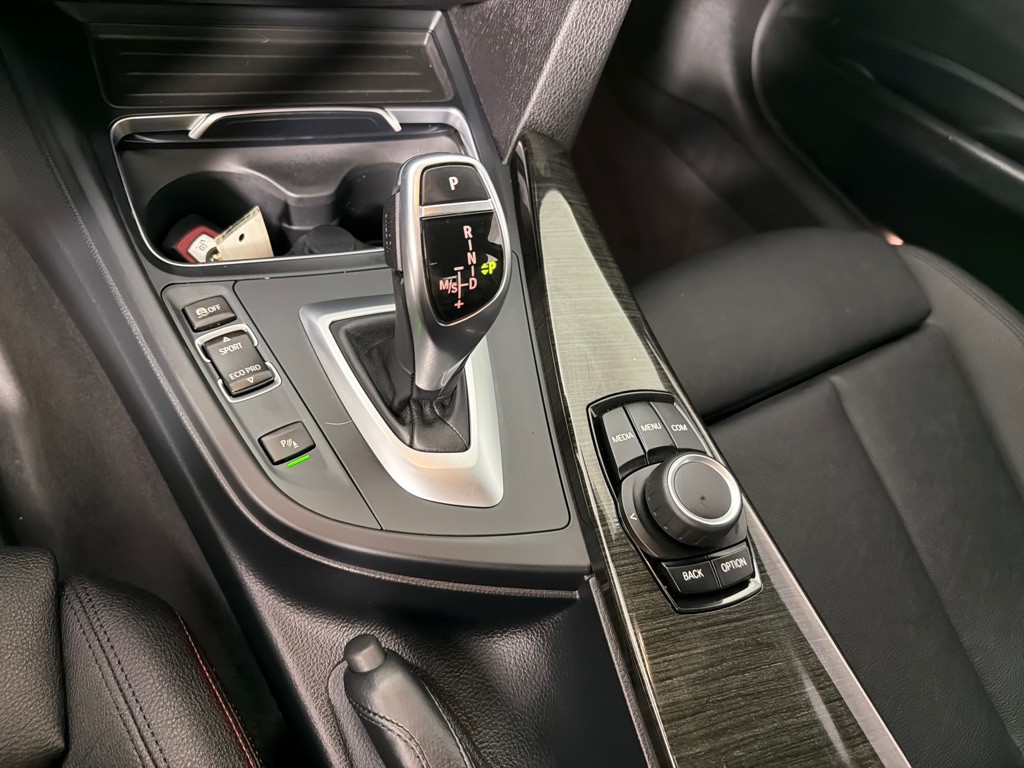 2018 BMW 3 Series Image 16