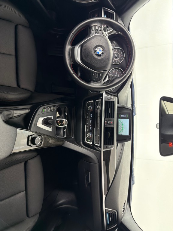 2018 BMW 3 Series Image 23