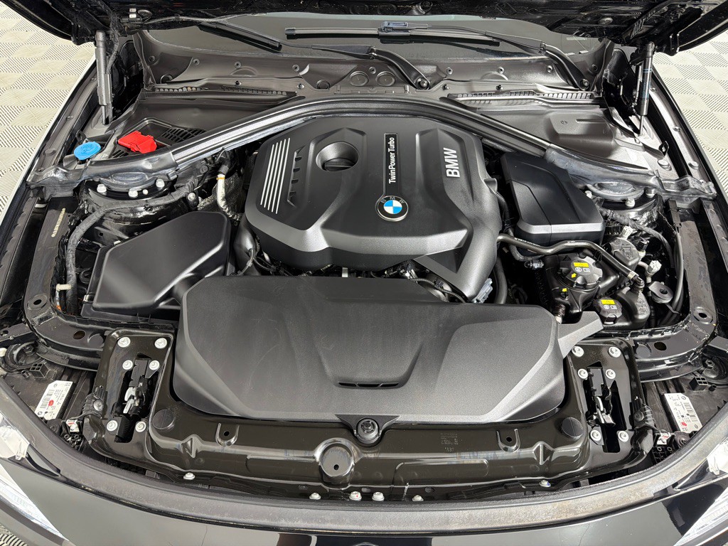 2018 BMW 3 Series Image 24