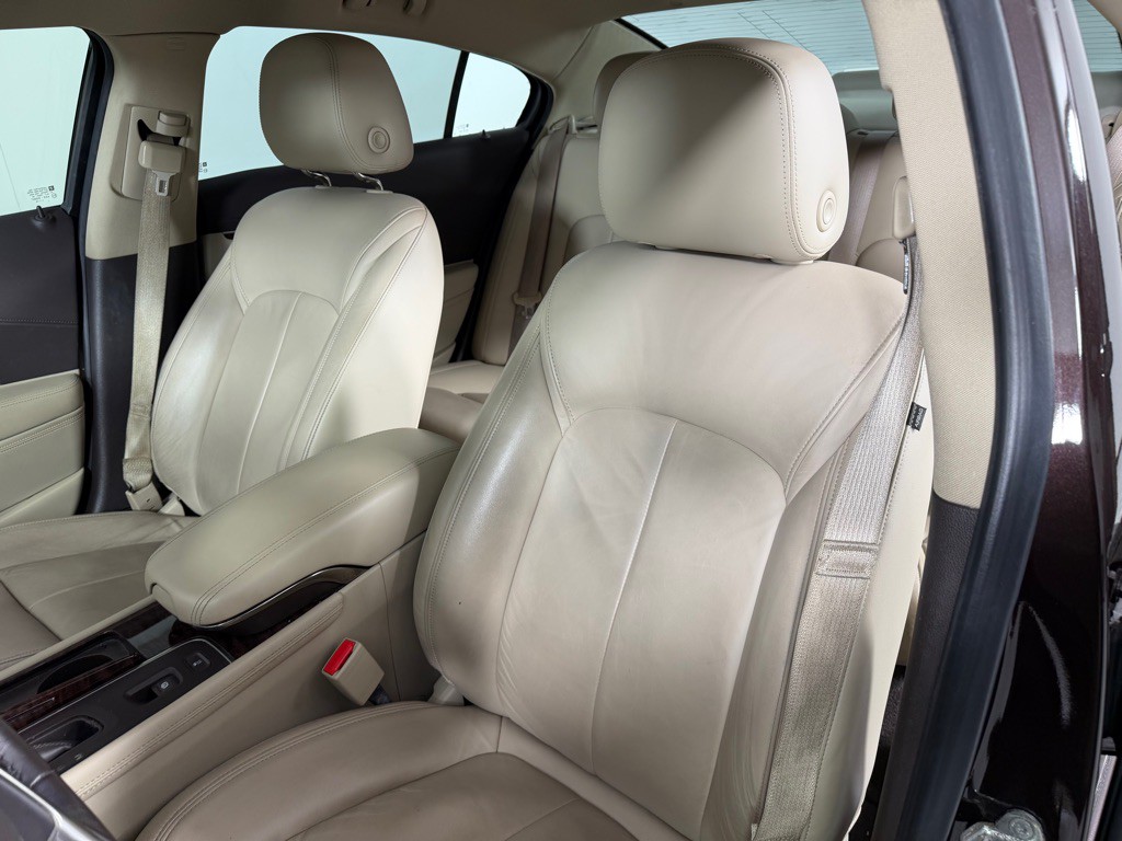 2016 Buick Lacrosse Image 12