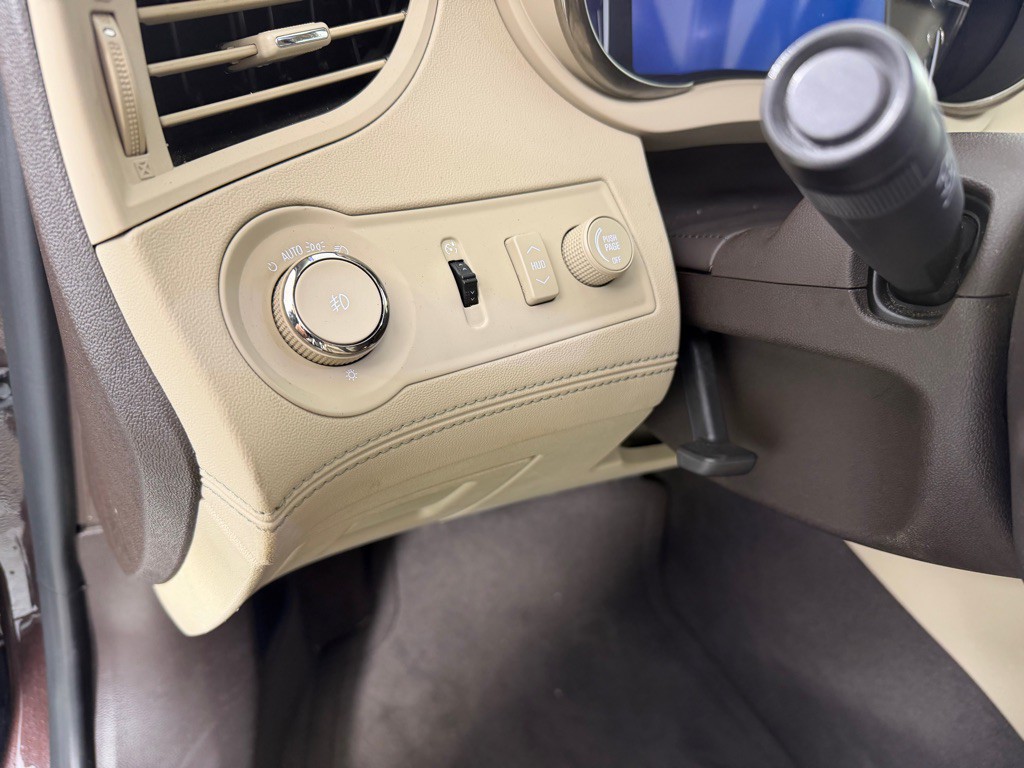 2016 Buick Lacrosse Image 13