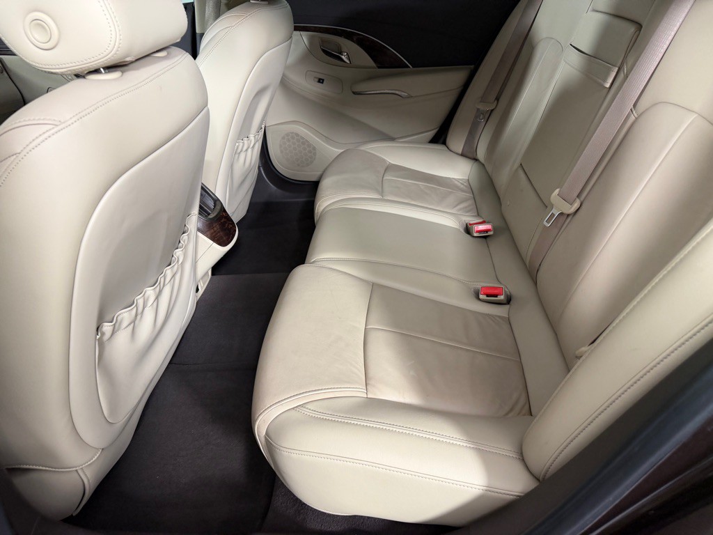2016 Buick Lacrosse Image 18