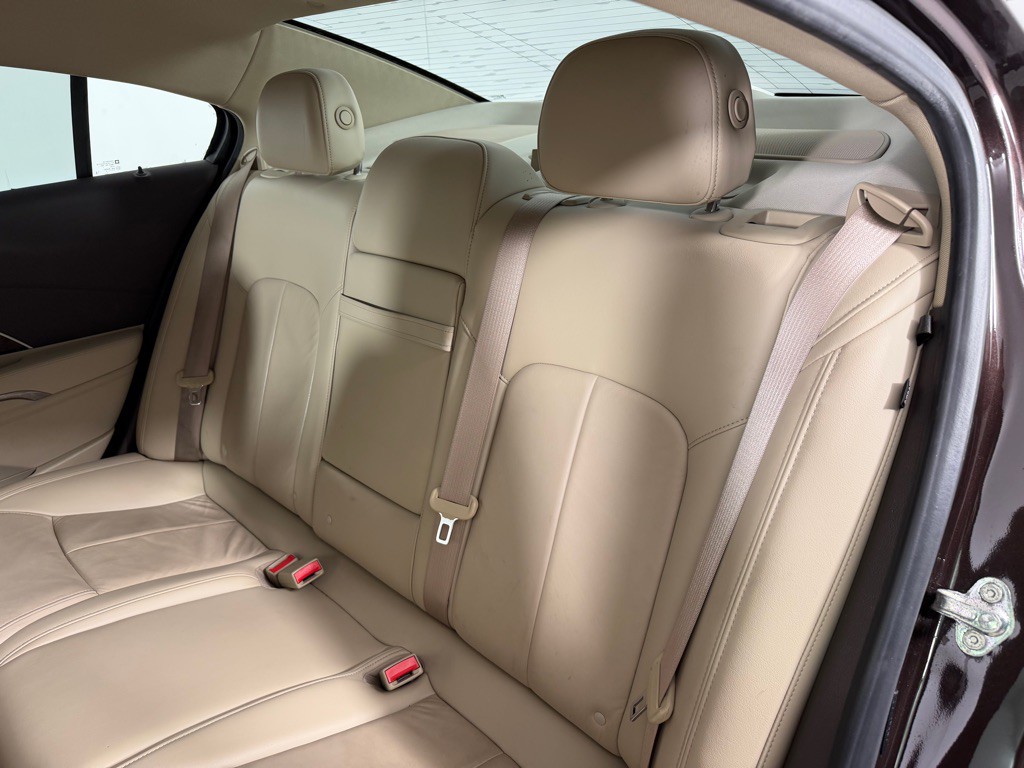 2016 Buick Lacrosse Image 19