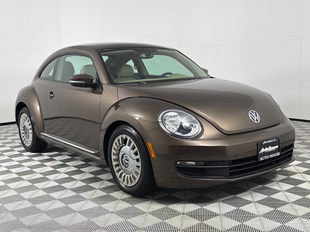 2013 Volkswagen Beetle Image 3
