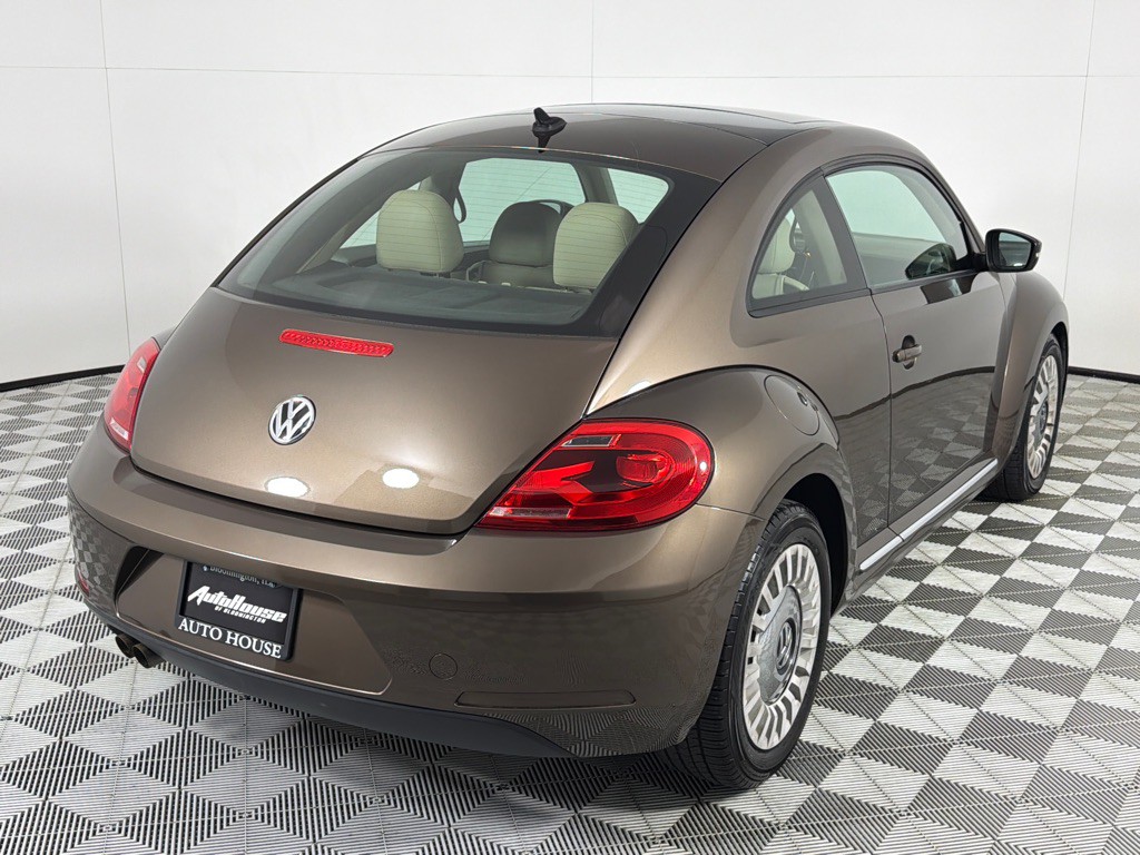 2013 Volkswagen Beetle Image 5