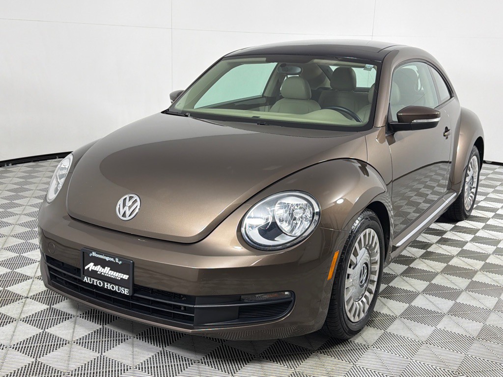 2013 Volkswagen Beetle Image 9