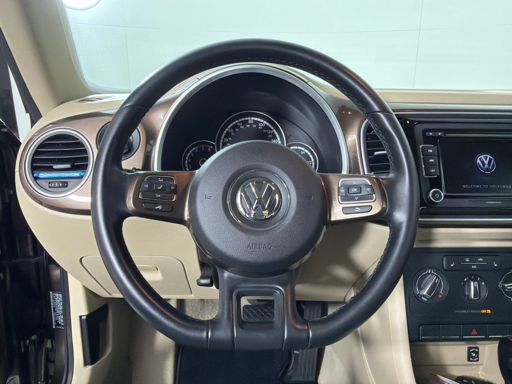 2013 Volkswagen Beetle Image 15