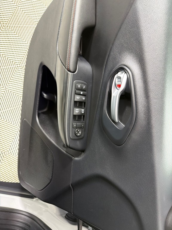 2016 Jeep Cherokee Image 11