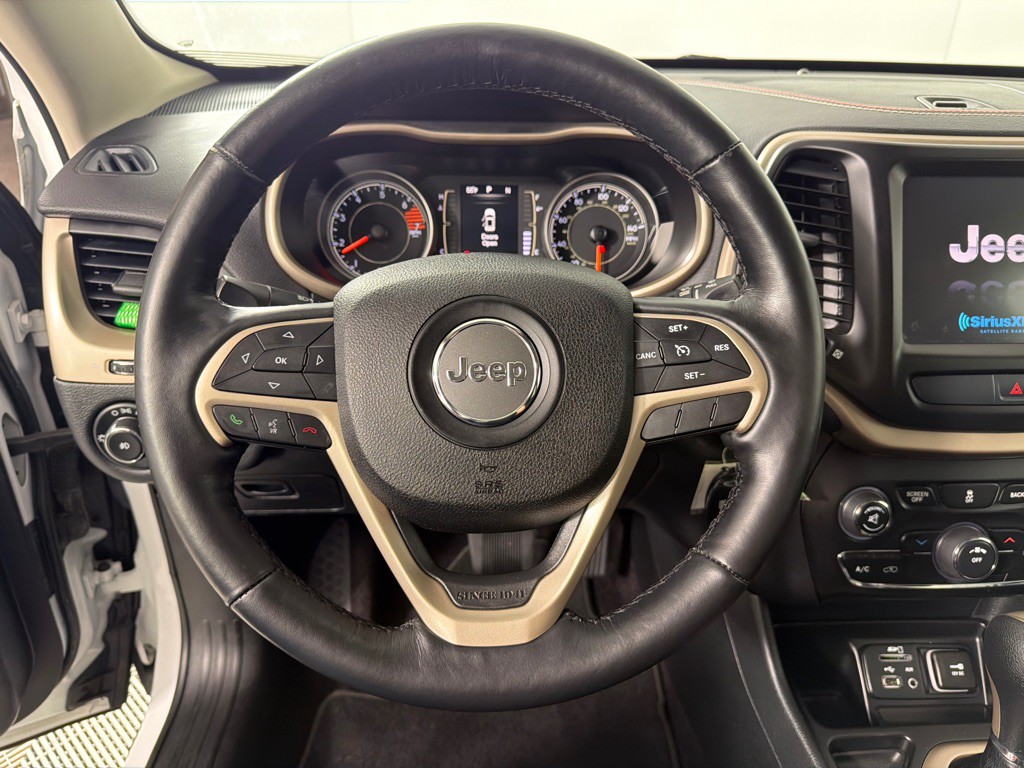 2016 Jeep Cherokee Image 16