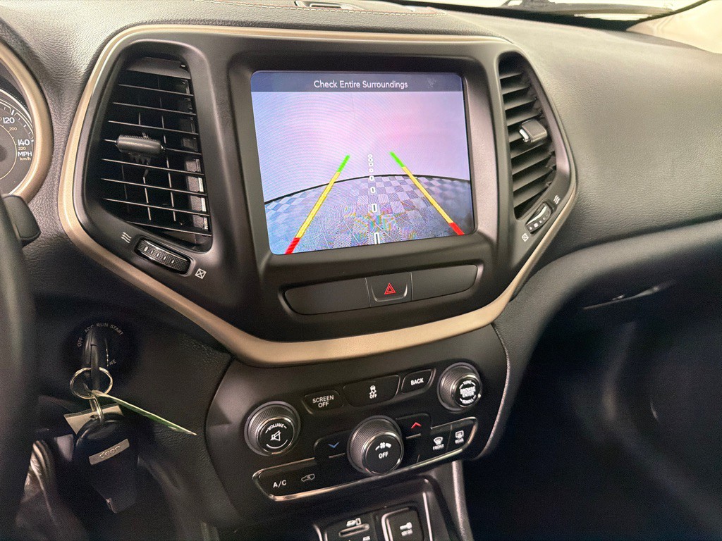 2016 Jeep Cherokee Image 17