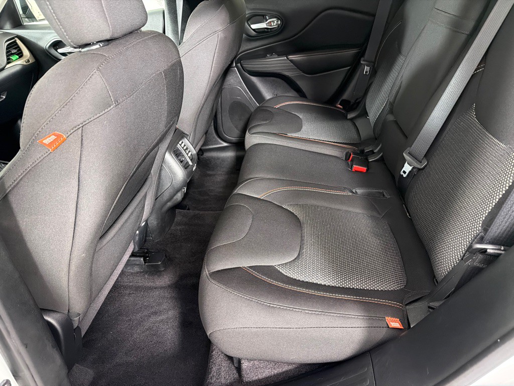 2016 Jeep Cherokee Image 20