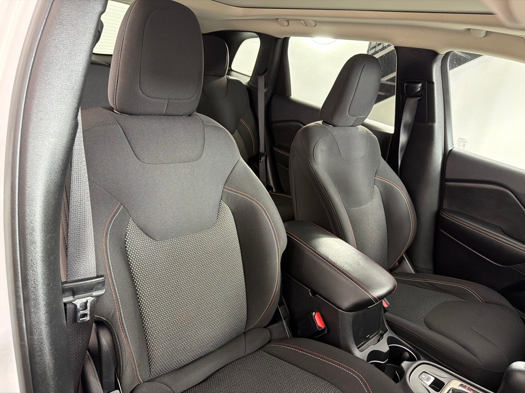 2016 Jeep Cherokee Image 26