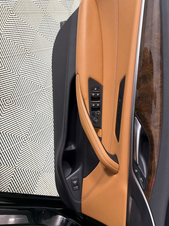 2019 BMW 5 Series Image 10