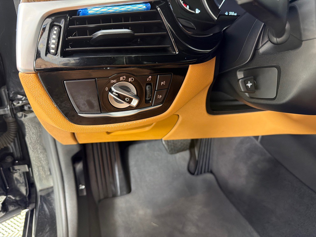 2019 BMW 5 Series Image 13