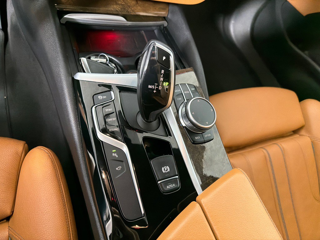 2019 BMW 5 Series Image 17