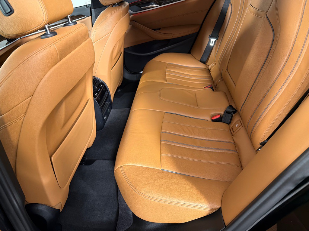 2019 BMW 5 Series Image 18