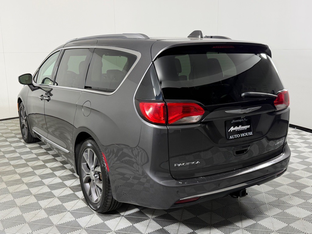 2017 Chrysler Pacifica Image 7
