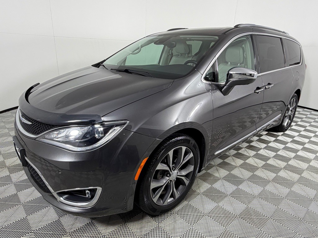 2017 Chrysler Pacifica Image 9