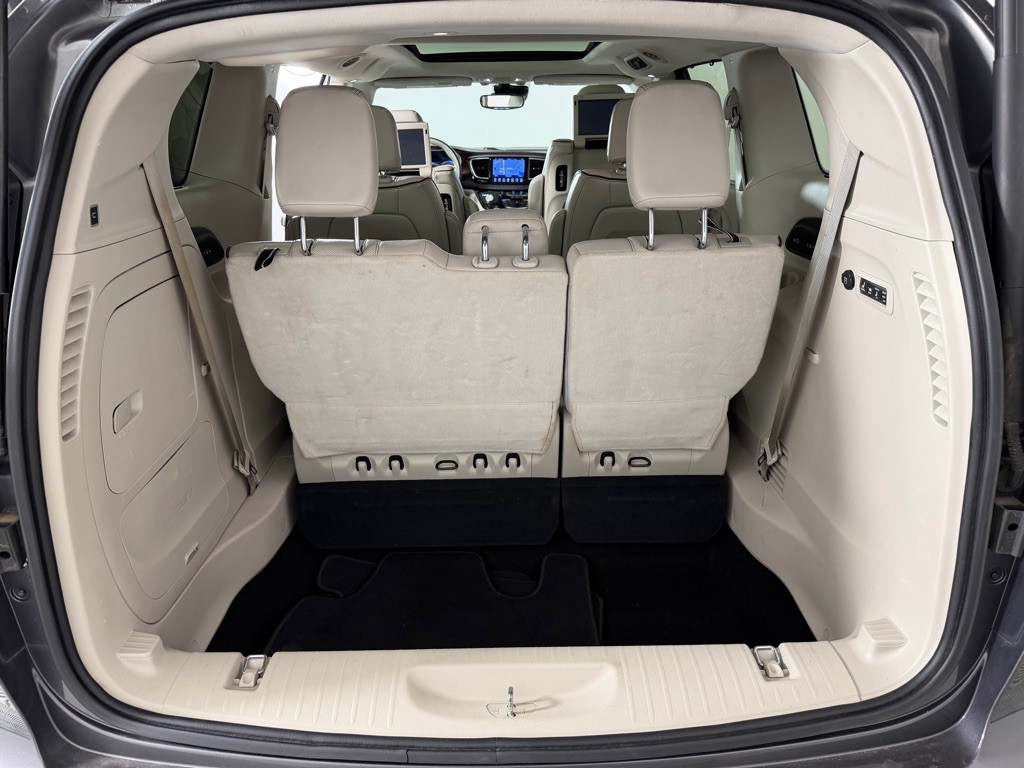 2017 Chrysler Pacifica Image 22