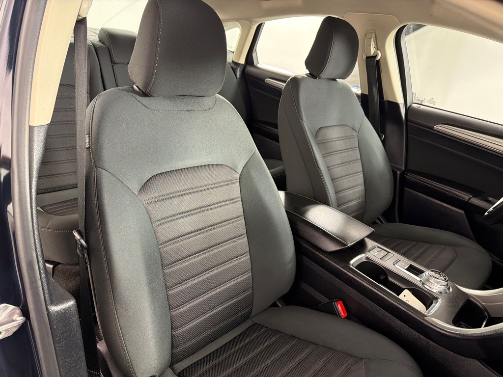 2020 Ford Fusion Image 24