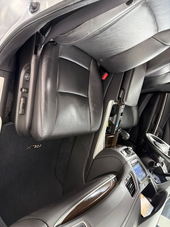 2014 Acura RLX Image 24