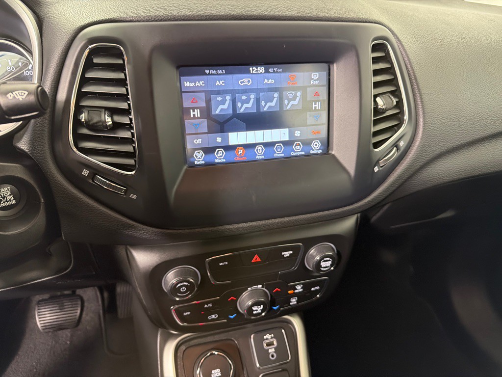 2021 Jeep Compass Image 16