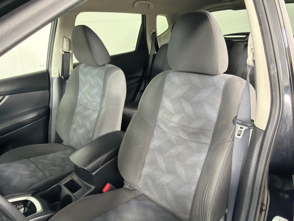 2016 Nissan Rogue Image 13