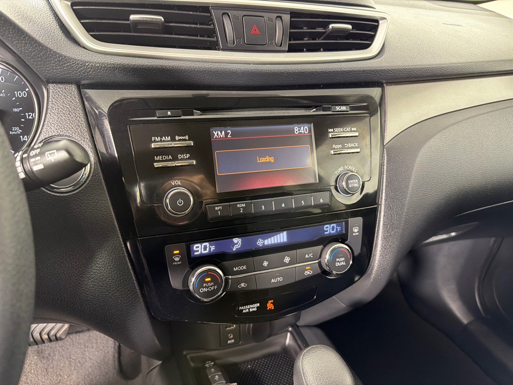 2016 Nissan Rogue Image 16