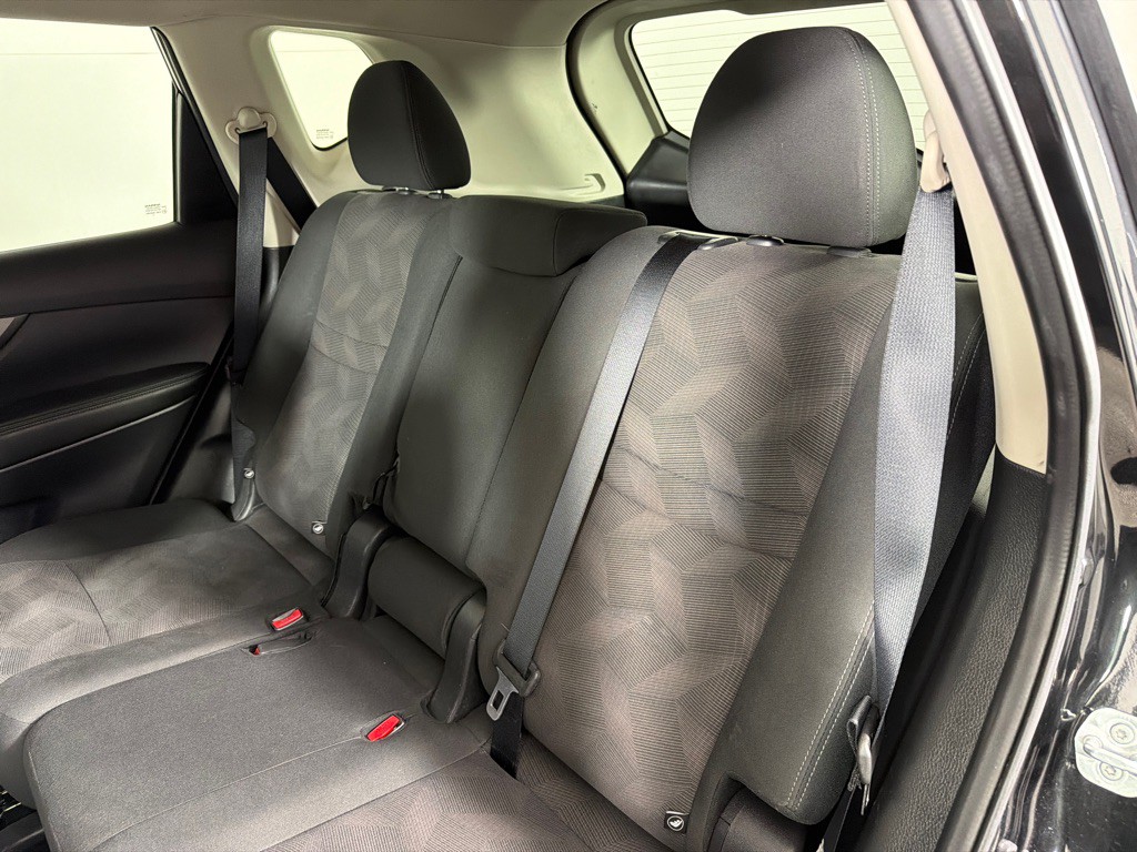 2016 Nissan Rogue Image 20
