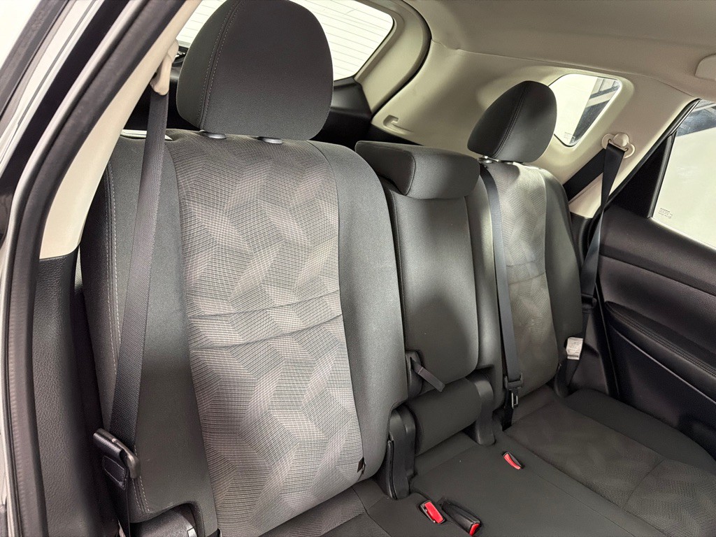 2016 Nissan Rogue Image 23