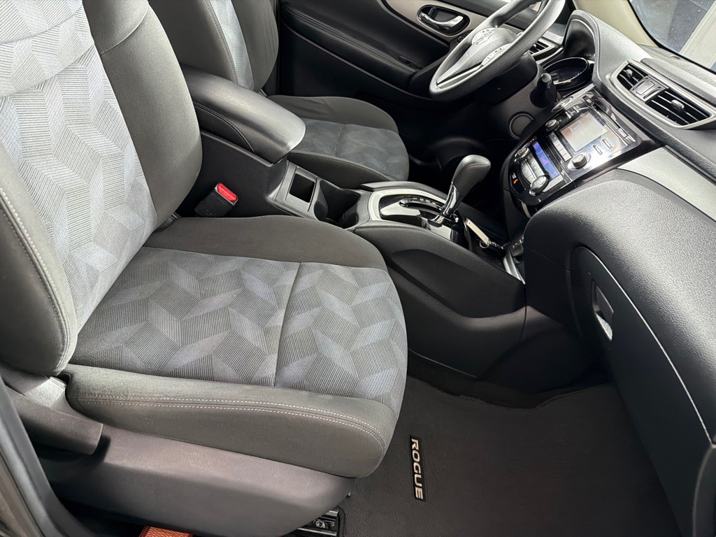 2016 Nissan Rogue Image 24
