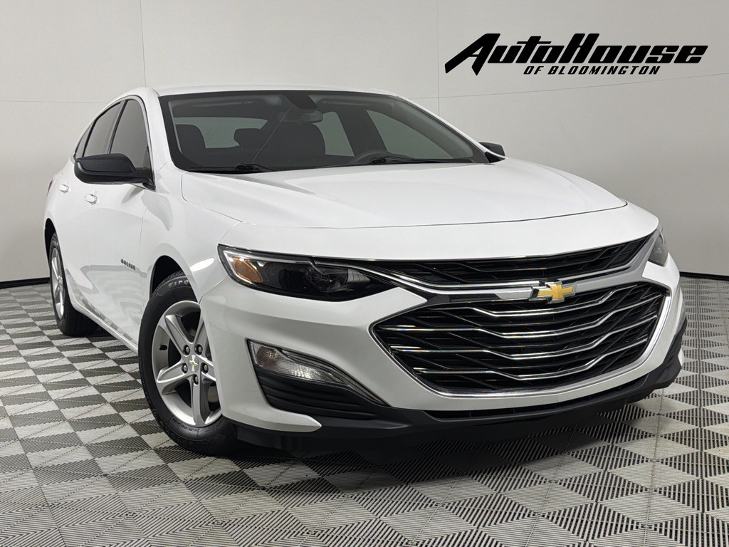 2022 Chevrolet Malibu Image 1